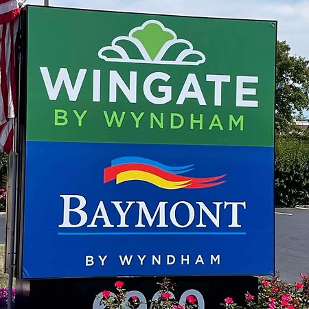 Отель Wingate By Wyndham Dayton North Экстерьер фото
